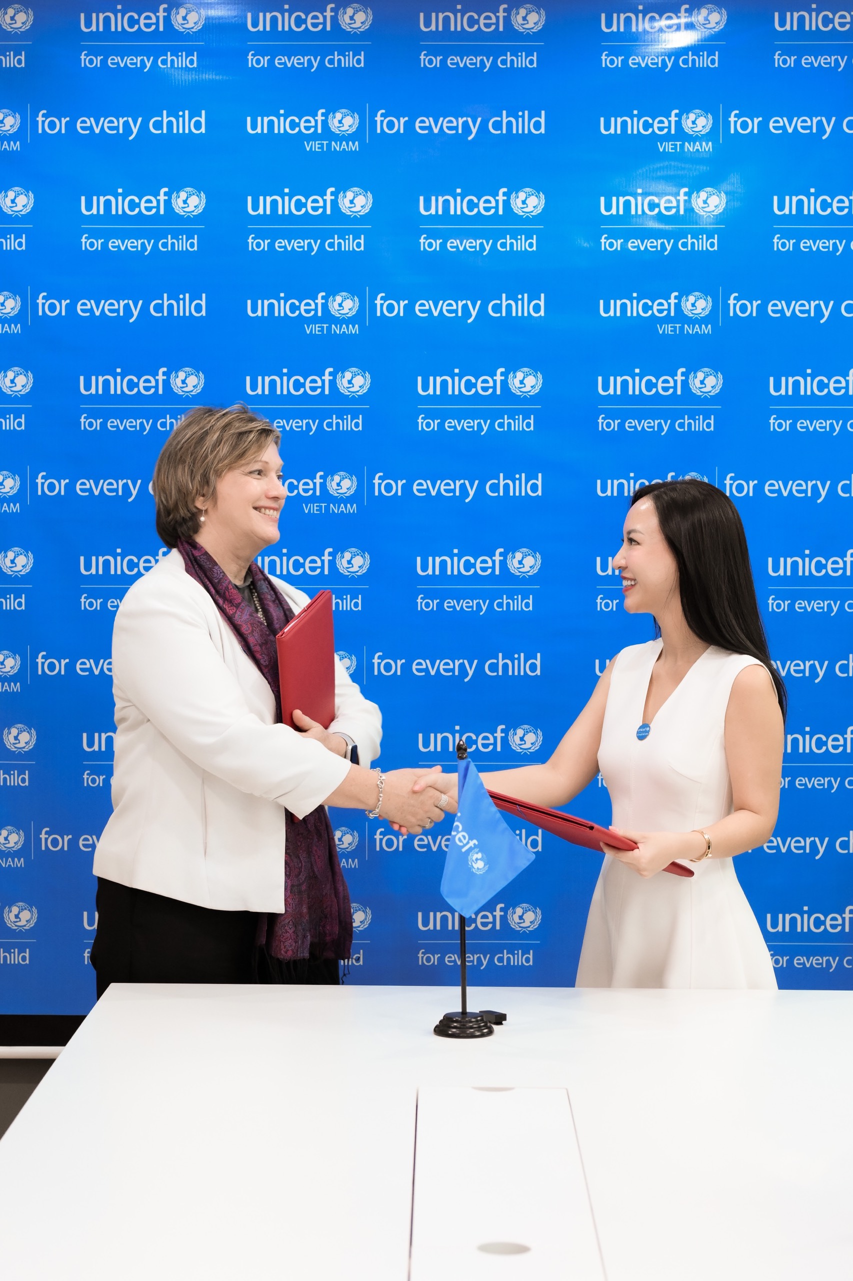 Nữ beauty blogger nổi tiếng Hannah Olala quyên góp 1 triệu USD cho UNICEF Việt Nam - ảnh 4