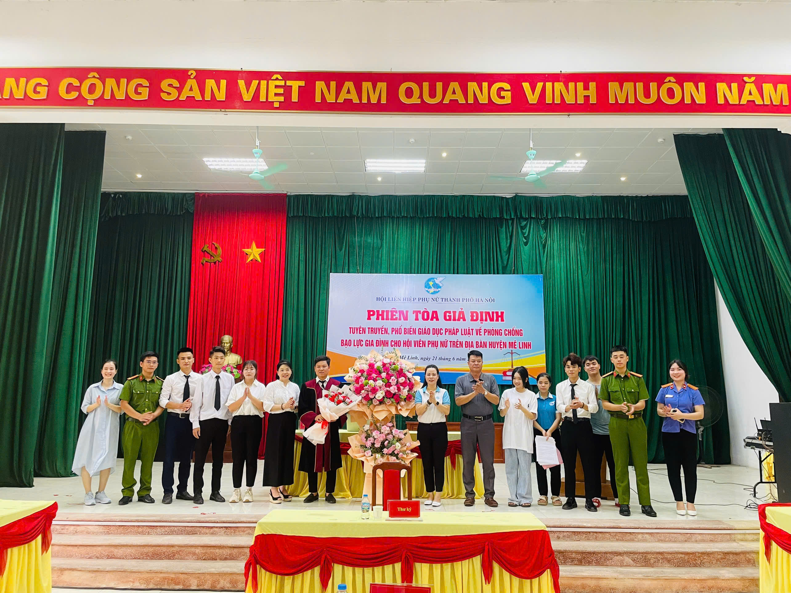 Hội LHPN Mê Linh tổ chức phiên tòa giả định phòng, chống bạo lực gia đình - ảnh 4
