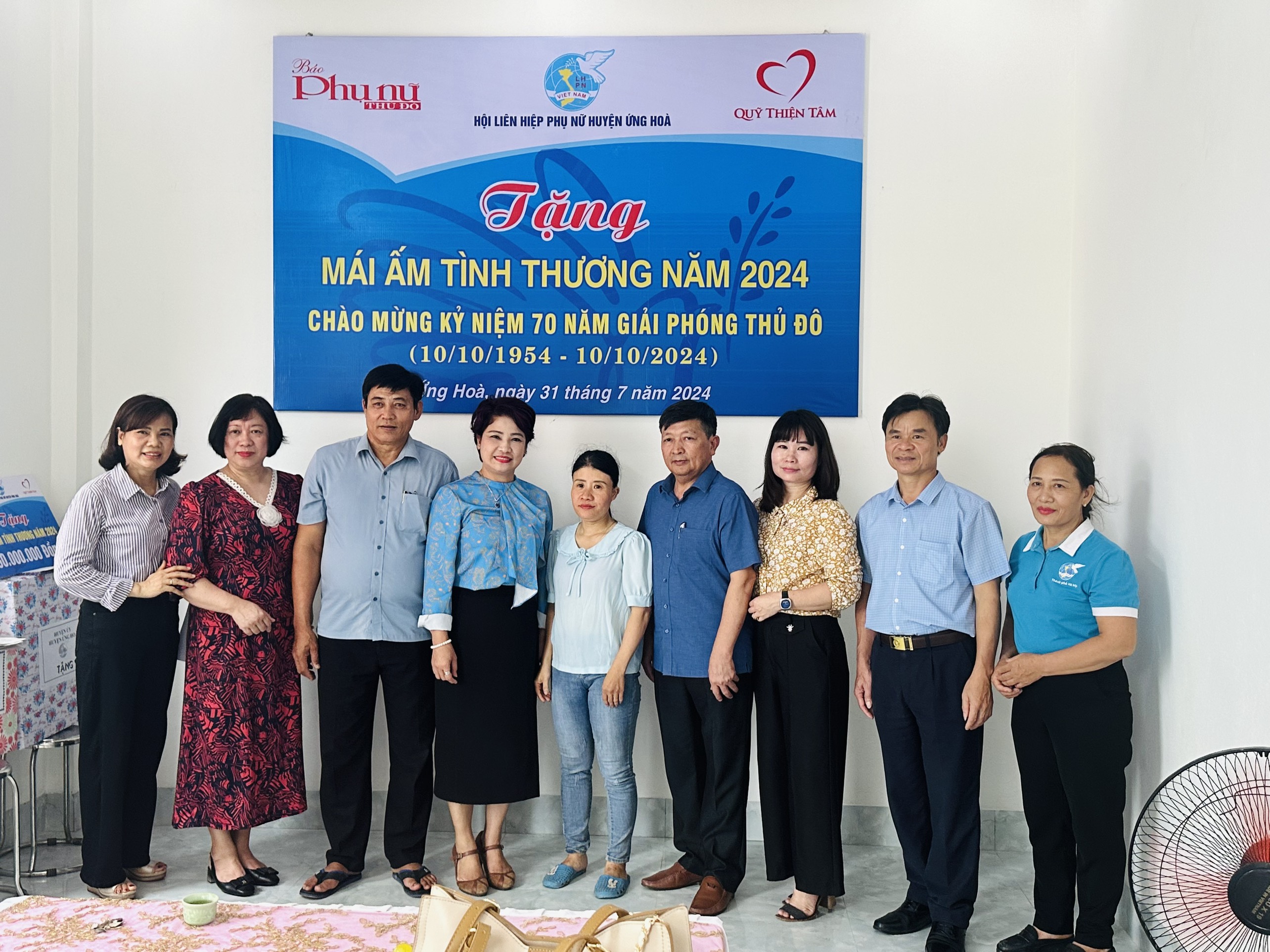 Báo Phụ nữ Thủ đô trao 2 nhà Mái ấm cho gia đình phụ nữ khó khăn huyện Ứng Hòa - ảnh 3