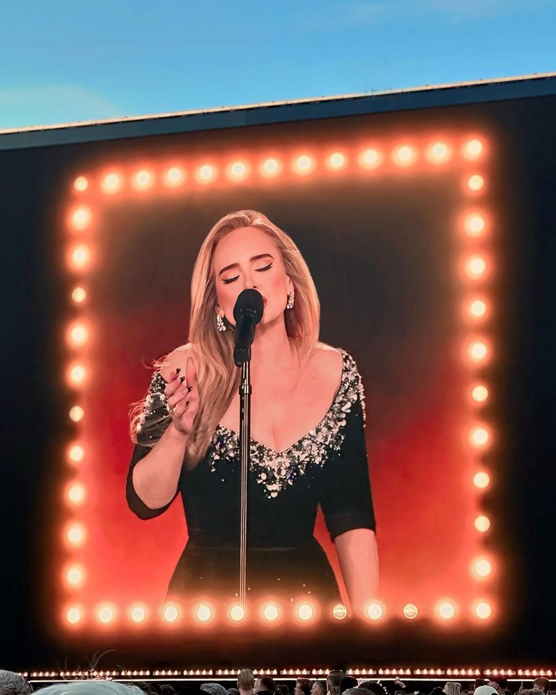 Bí mật phía sau tuyệt phẩm thời trang biến danh ca Adele thành nàng tiên cá ở concert hot nhất toàn cầu - ảnh 5