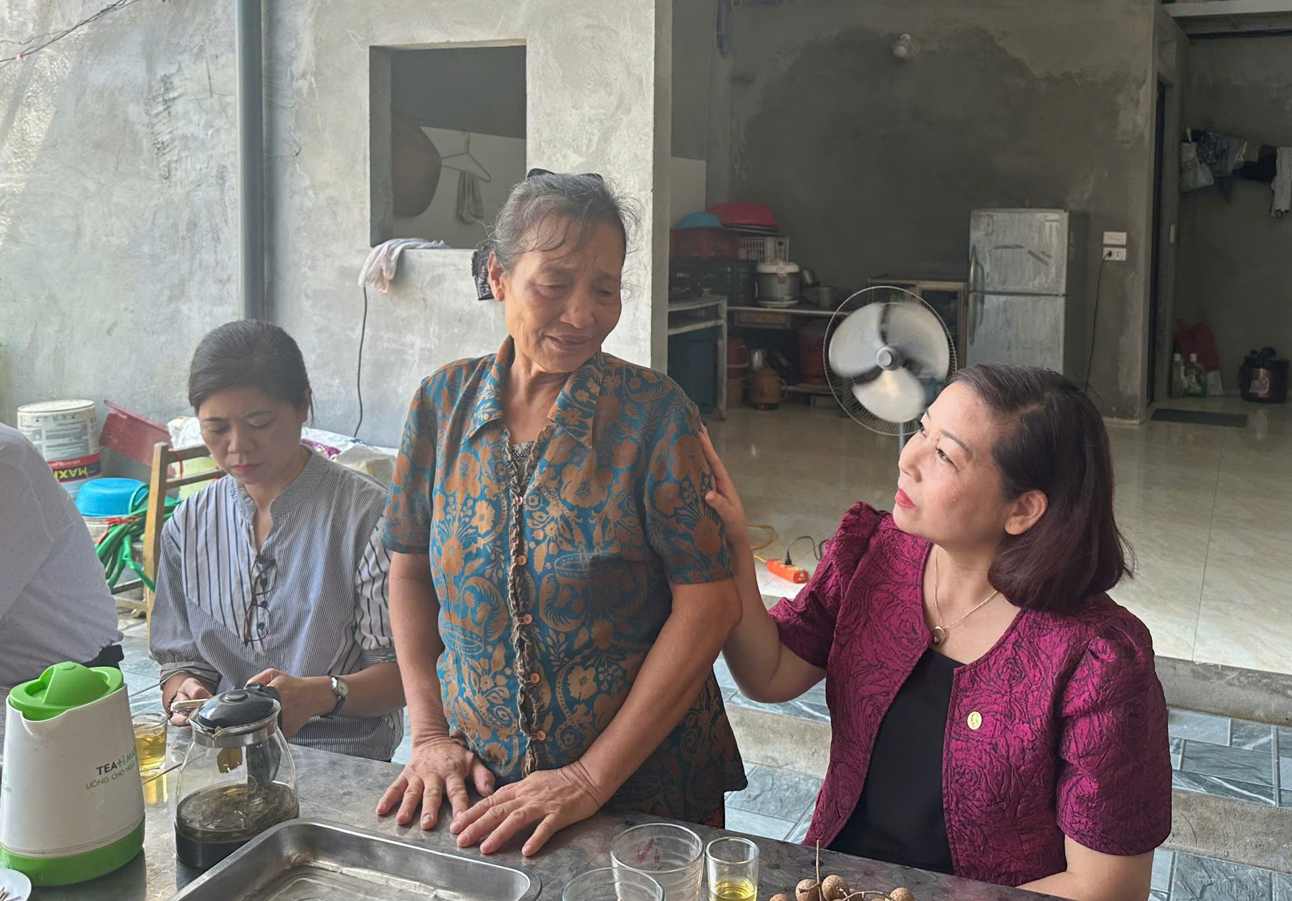 Hội LHPN Hà Nội trao Mái ấm tình thương cho người phụ nữ “khổ quá khổ” ở Thanh Oai - ảnh 2