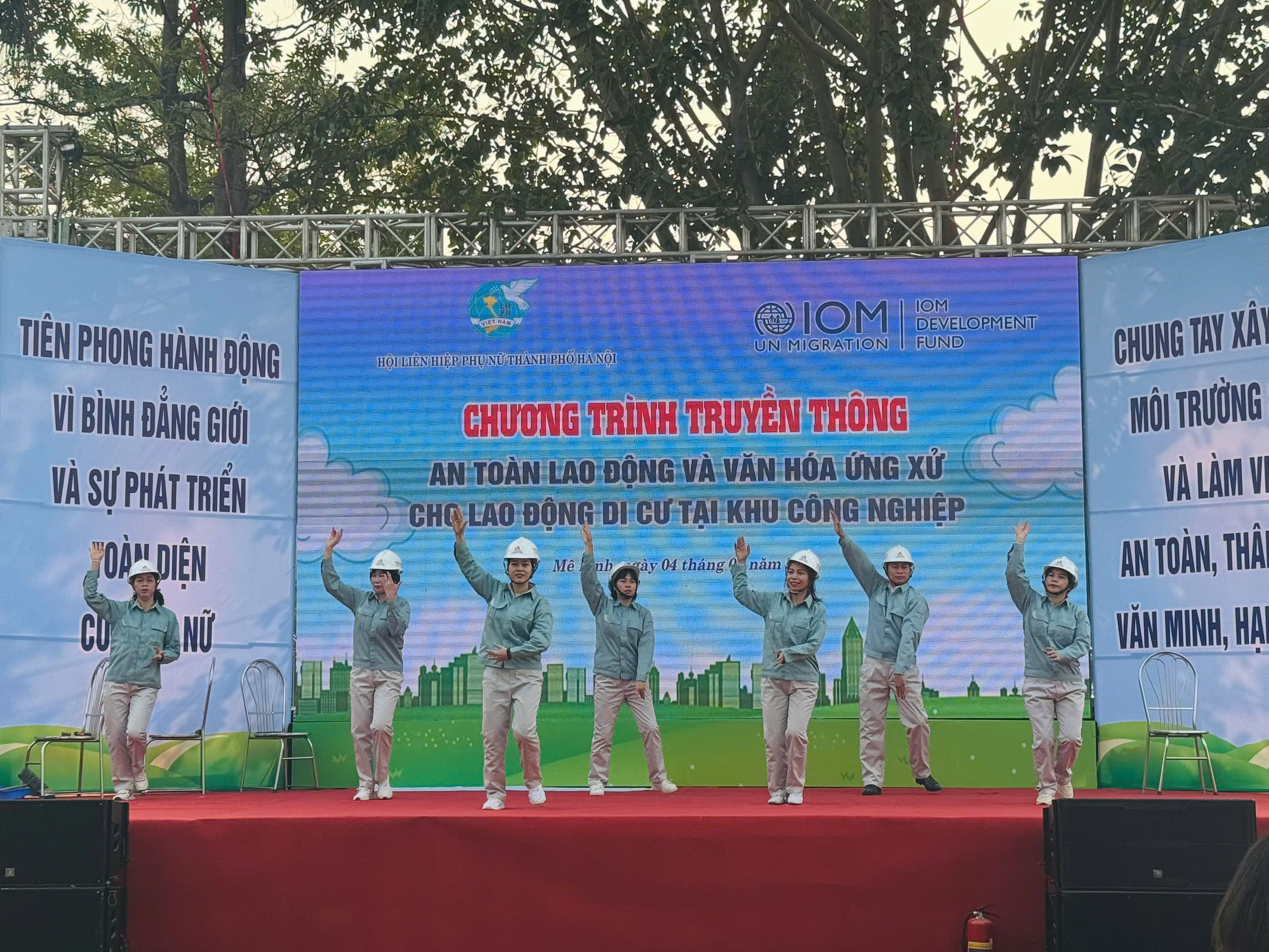 Nâng cao hiểu biết về an toàn lao động và văn hoá ứng xử cho nữ công nhân lao động tại Mê Linh - ảnh 3