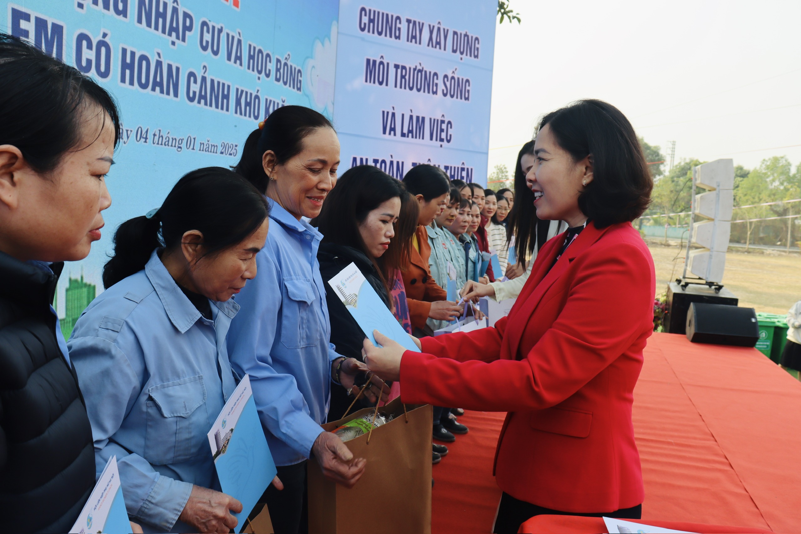 Nâng cao hiểu biết về an toàn lao động và văn hoá ứng xử cho nữ công nhân lao động tại Mê Linh - ảnh 5