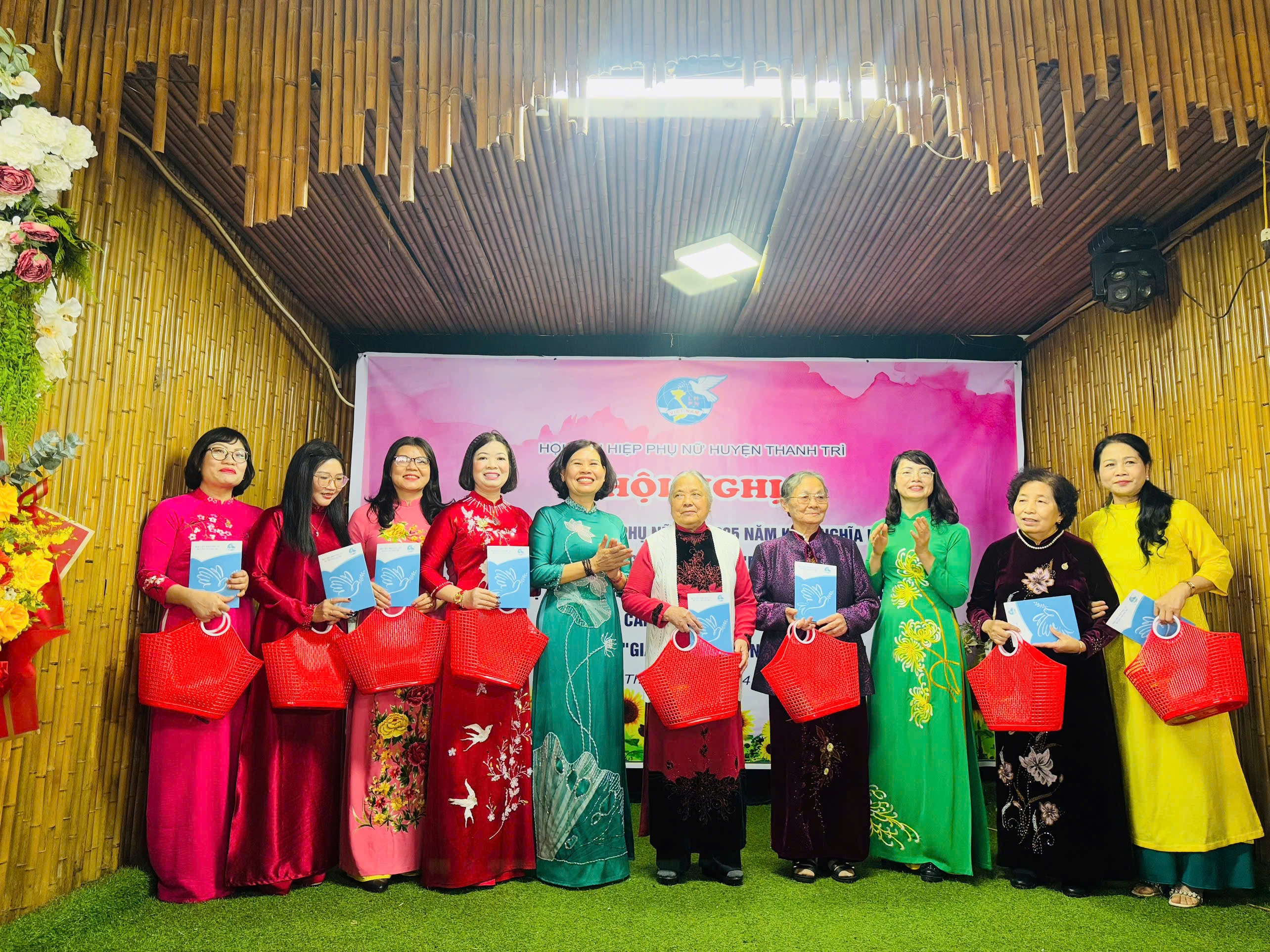 Phát huy truyền thống “Ba đảm đang”, nâng cao vai trò, vị thế của phụ nữ trong thời đại mới - ảnh 2