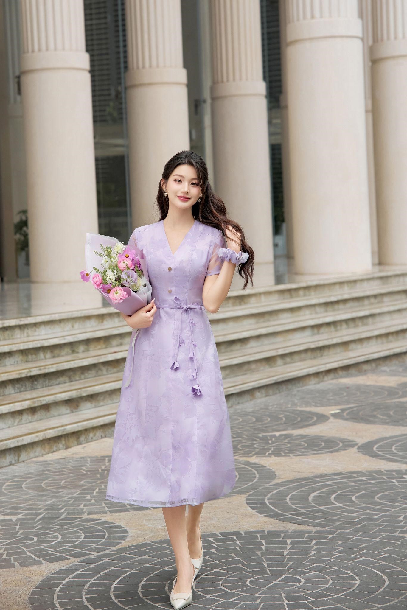 Gam màu dịu dàng cho set đồ công sở - ảnh 6