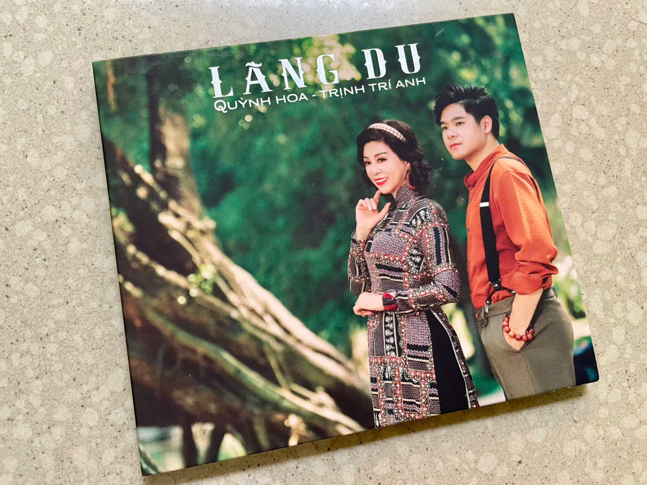 Quỳnh Hoa- Trí Anh đối thoại thế hệ bằng giai điệu xưa qua “Lãng Du” - ảnh 1