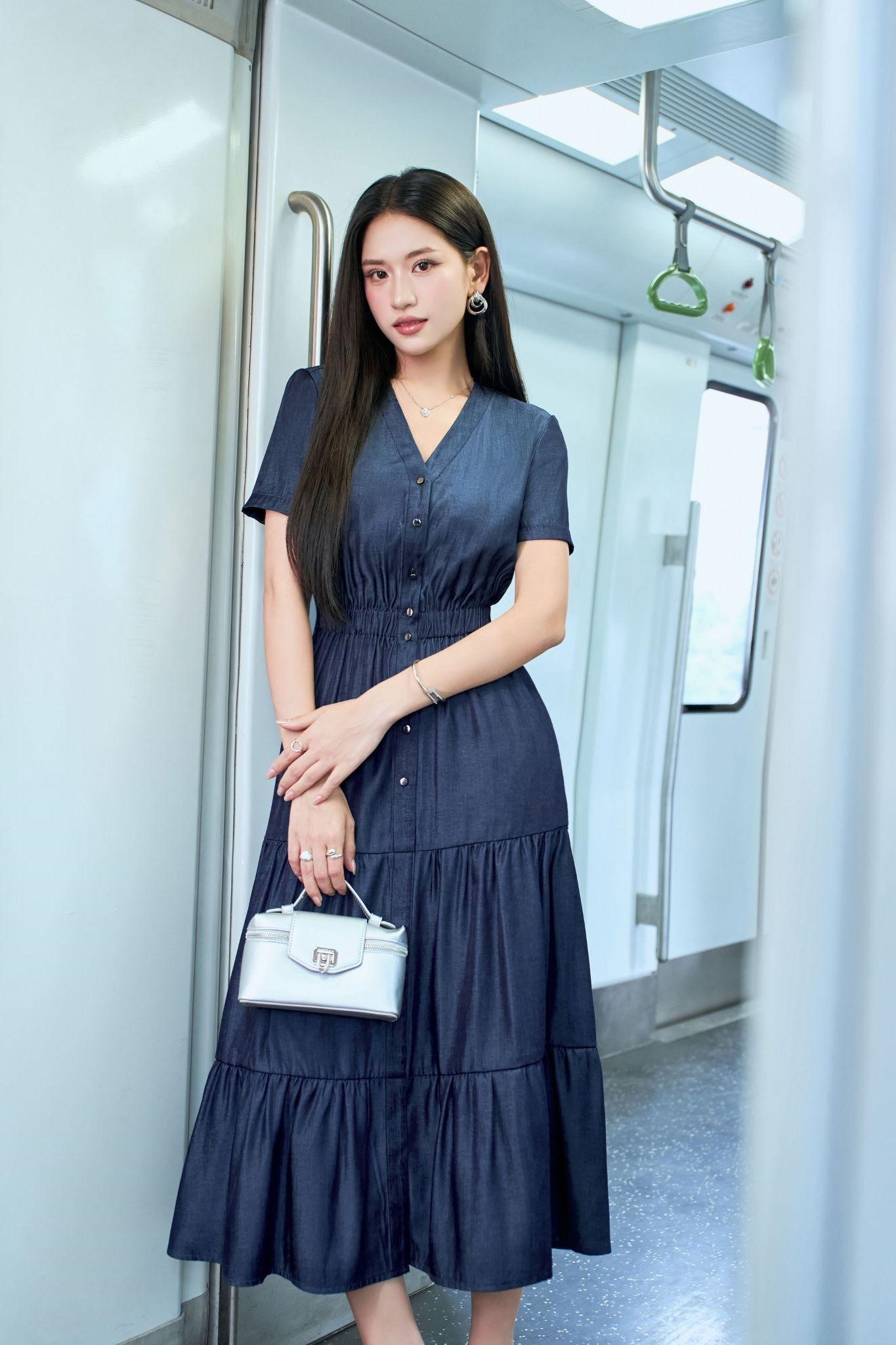 Làn gió mới từ denim trong dòng thời trang công sở hiện đại - ảnh 8