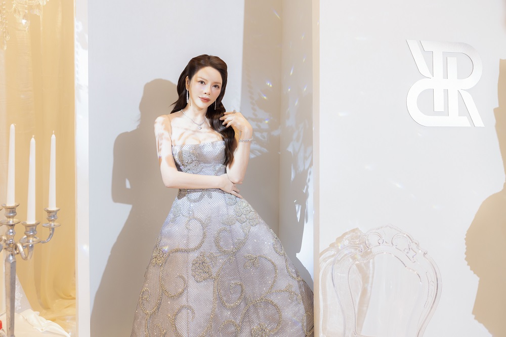 Người nổi tiếng lộng lẫy dự show thời trang - ảnh 1