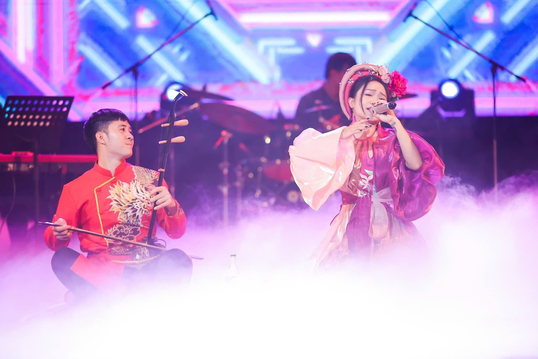 Á quân Tiếng hát Việt toàn cầu bất ngờ đổi nghệ danh, ra mắt album đầu tay “Nốt mưa“ - ảnh 7