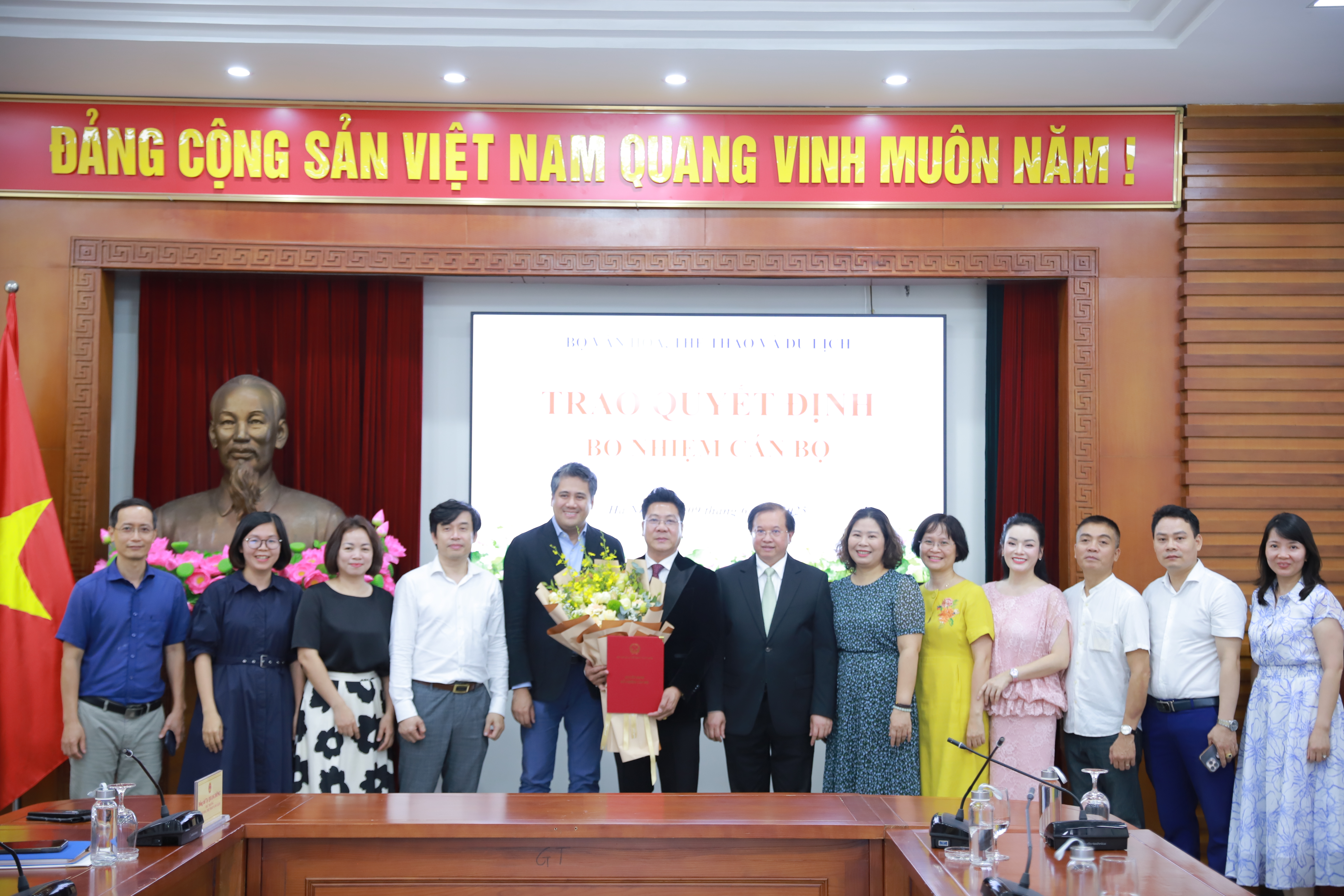 TS.NSND Đỗ Quốc Hưng được bổ nhiệm Giám đốc Học viện Âm nhạc Quốc gia Việt Nam - ảnh 3