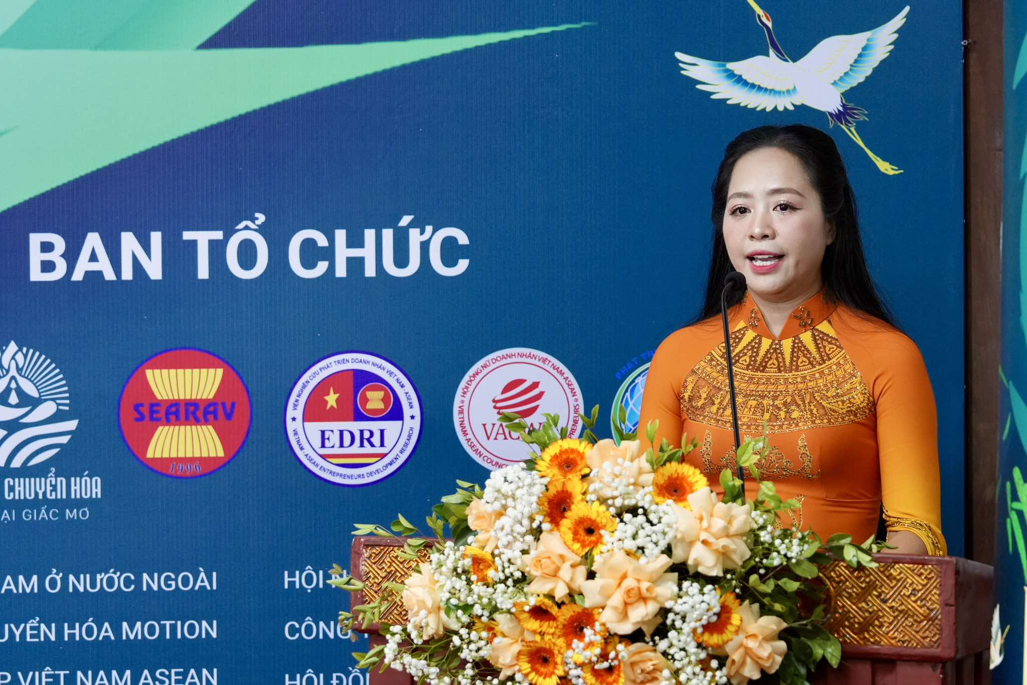 Hòa Minzy, Tuấn Cry, Minh Quân… hát “vì một màu xanh Việt Nam”, gắn kết cộng đồng người Việt toàn cầu - ảnh 4