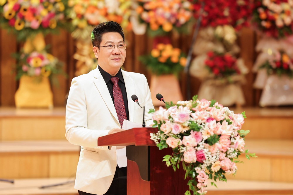 Tân Giám đốc Học viện Âm nhạc Quốc Gia- TS. NSND Đỗ Quốc Hưng tri ân mẹ trong lễ nhậm chức - ảnh 2