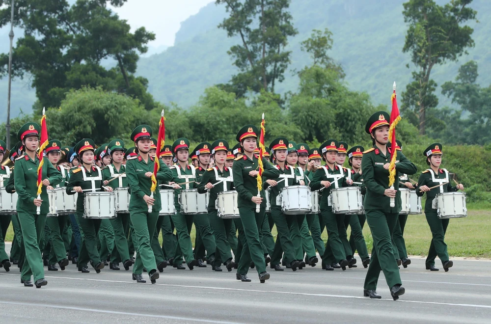 Hình ảnh khối nữ hợp luyện chuẩn bị Lễ diễu binh, diễu hành Kỷ niệm 80 năm Quốc khánh - ảnh 1