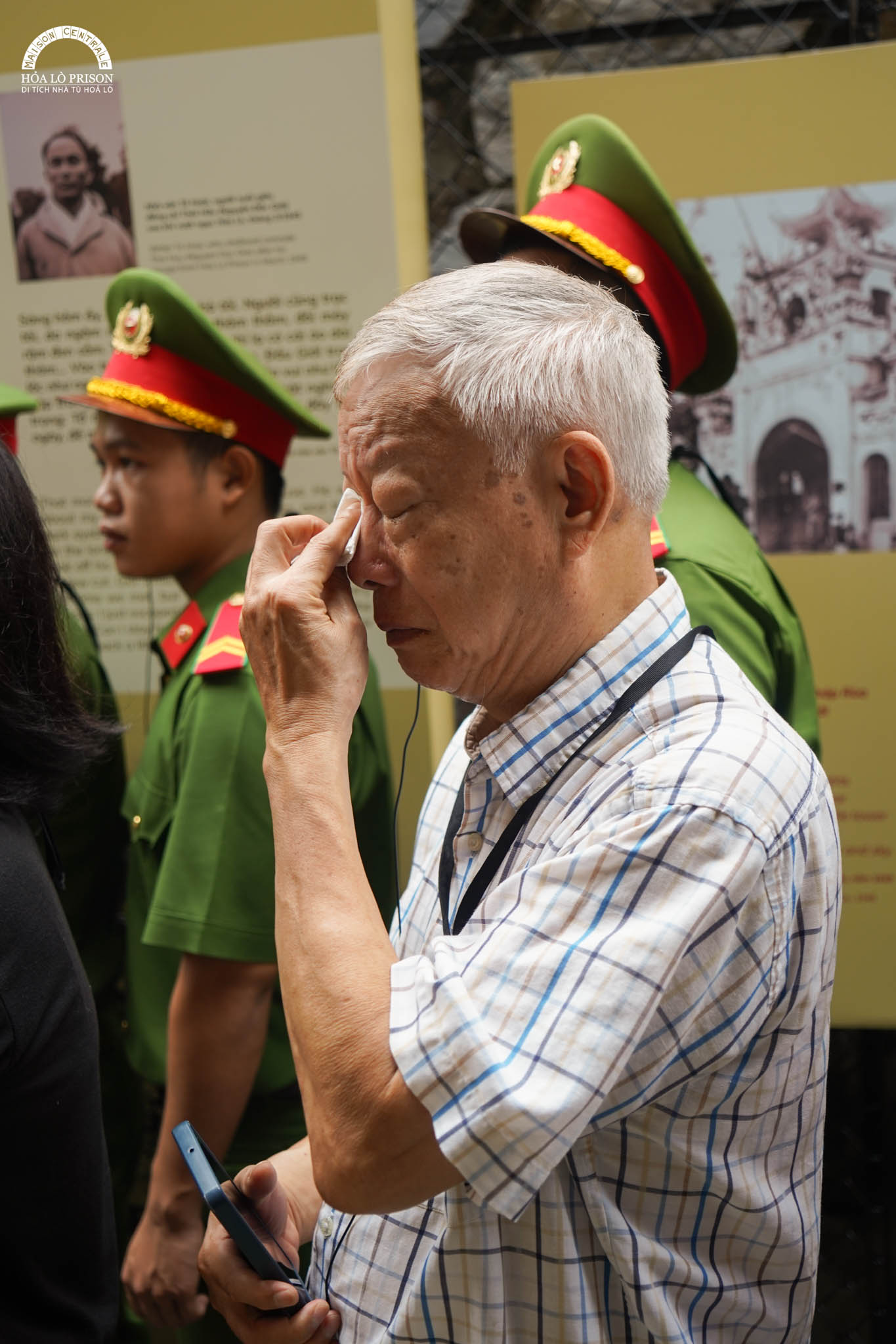 “Bút sắc, lòng son” – Trưng bày xúc động về ý chí người chiến sĩ cách mạng trong ngục tù Hỏa Lò - ảnh 4