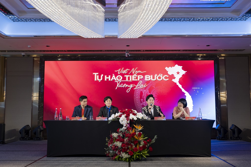 Tùng Dương lại gây sốt với MV thấm đẫm tình yêu đất nước “Việt Nam - Tự hào tiếp bước tương lai” - ảnh 2