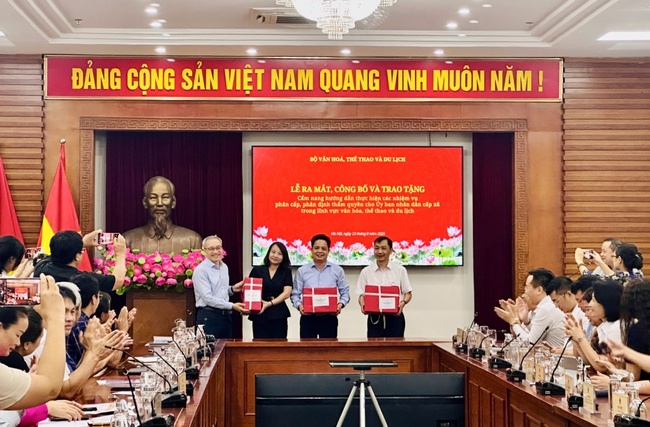 Cẩm nang thực hiện các nhiệm vụ phân cấp, phân định thẩm quyền cho UBND cấp xã trong lĩnh vực văn hóa, thể thao, du lịch - ảnh 3