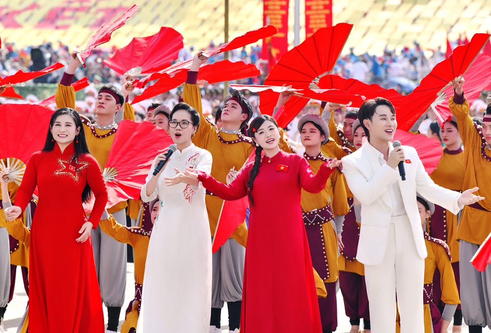 Sao mai Nguyễn Thu Hằng kể tim đập bồi hồi, khóe mắt rưng rưng khi hát ở Lễ kỷ niệm 80 năm Quốc khánh 2/9 - ảnh 5