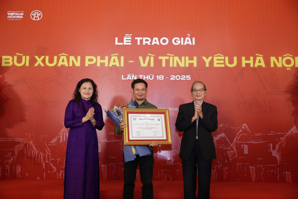 Nhạc sĩ Trần Tiến được vinh danh Giải thưởng Lớn Giải Bùi Xuân Phái- Vì tình yêu Hà Nội 2025  - ảnh 3