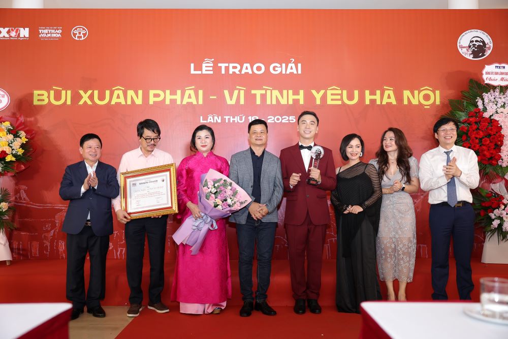 Nhạc sĩ Trần Tiến được vinh danh Giải thưởng Lớn Giải Bùi Xuân Phái- Vì tình yêu Hà Nội 2025  - ảnh 4