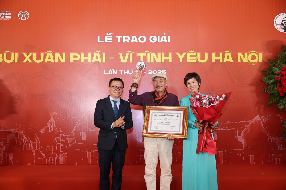 Nhạc sĩ Trần Tiến được vinh danh Giải thưởng Lớn Giải Bùi Xuân Phái- Vì tình yêu Hà Nội 2025  - ảnh 1