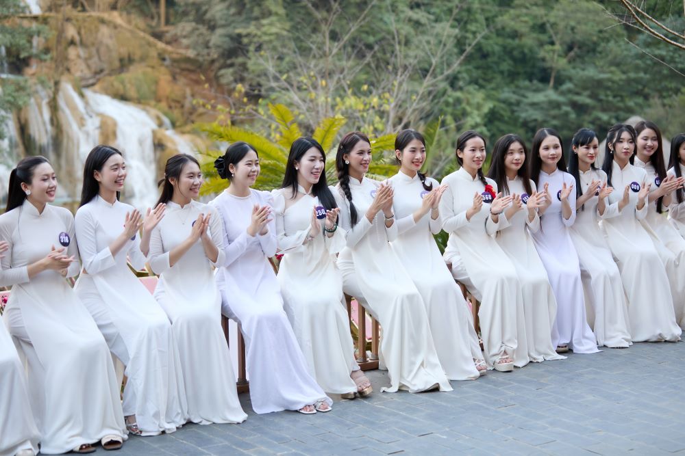Thí sinh Hoa hậu du lịch dân tộc Việt Nam 2025 hội tụ, tham quan các danh thắng bậc nhất Mộc Châu - ảnh 4