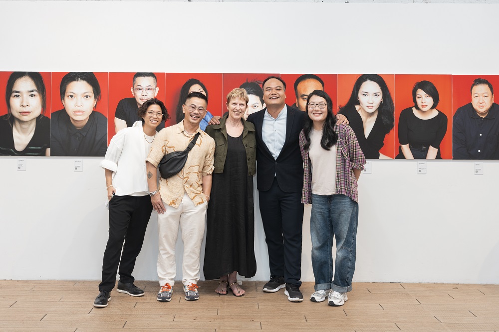 Nữ nhiếp ảnh gia người Đức nổi tiếng Birgit Kleber và dấu ấn mạnh mẽ với triển lãm chân dung tại Hà Nội - ảnh 10