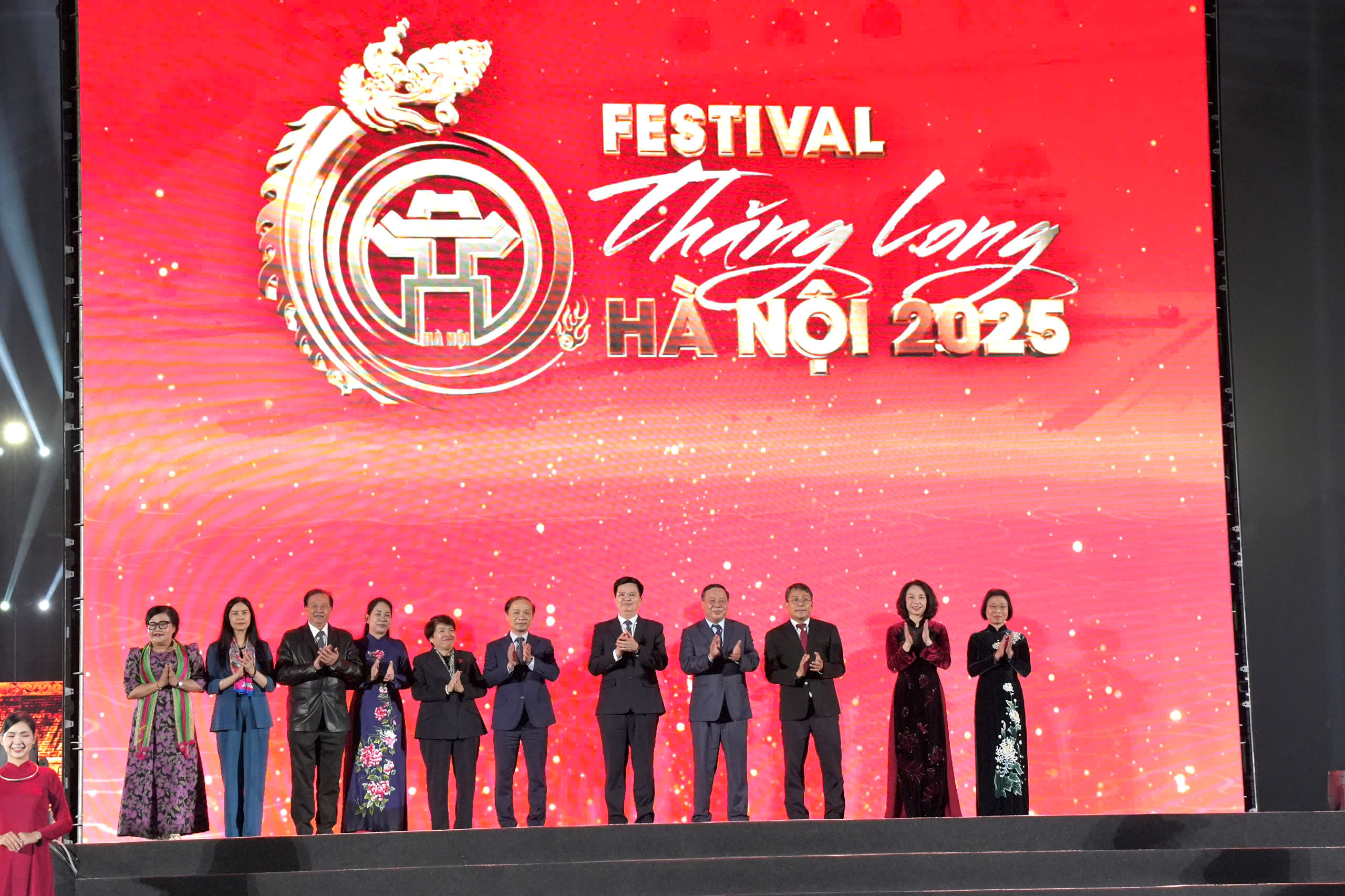 Lễ Khai mạc Festival Thăng Long - Hà Nội năm 2025 và “Bản giao hưởng di sản” rực rỡ giữa lòng Hà Nội - ảnh 1