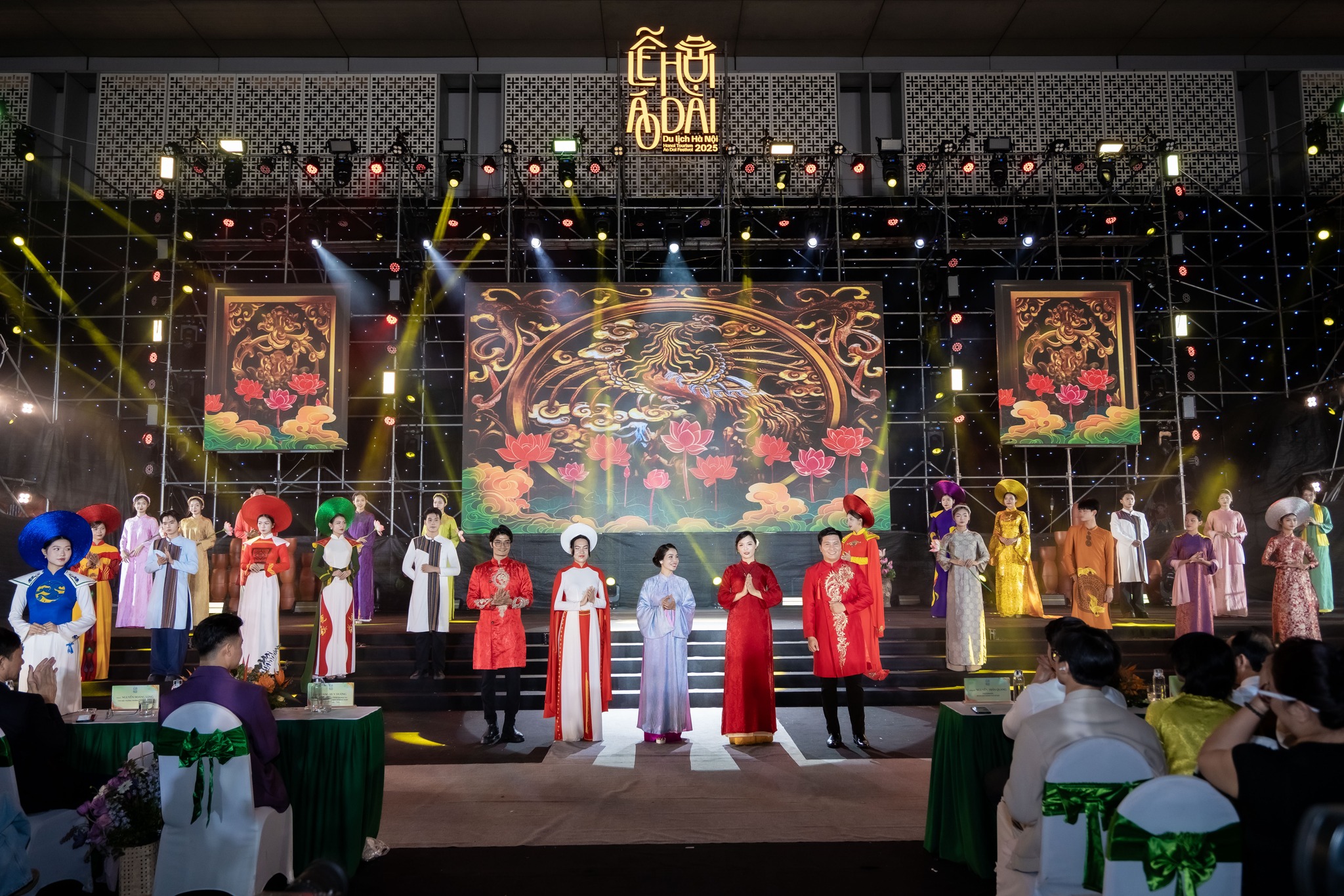 Lễ hội Áo dài Du lịch Hà Nội năm 2025 góp phần đưa Áo dài trở thành “Đại sứ du lịch”  - ảnh 4