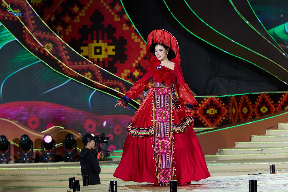 Đêm Chung Kết Hoa hậu Du lịch Dân tộc Việt Nam 2025- ngày hội sắc màu văn hóa các dân tộc Việt Nam - ảnh 8