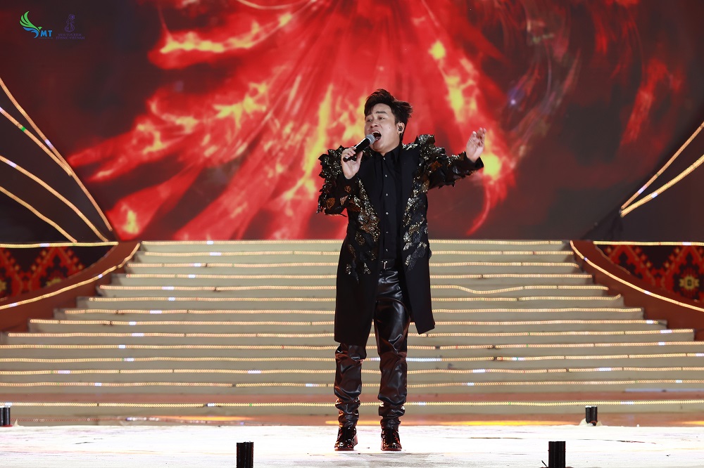 Đêm Chung Kết Hoa hậu Du lịch Dân tộc Việt Nam 2025- ngày hội sắc màu văn hóa các dân tộc Việt Nam - ảnh 14