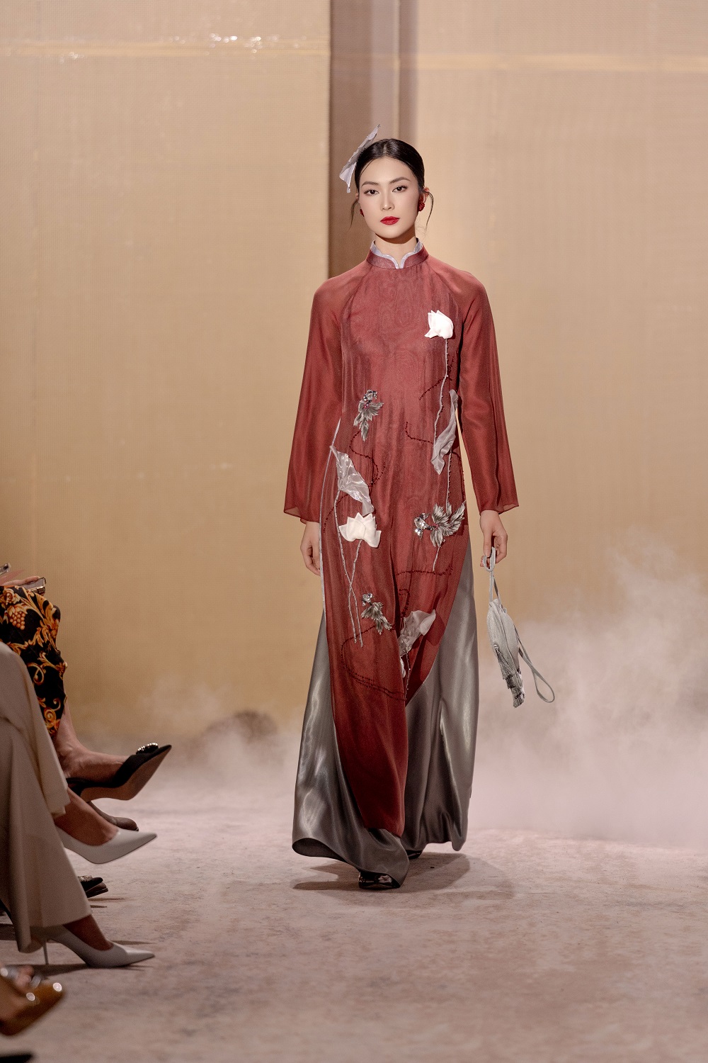 “Vũ trụ mỹ nhân VFC” và dàn Hoa hậu, Á hậu hội tụ ở show thời trang 'Interwoven' - ảnh 14