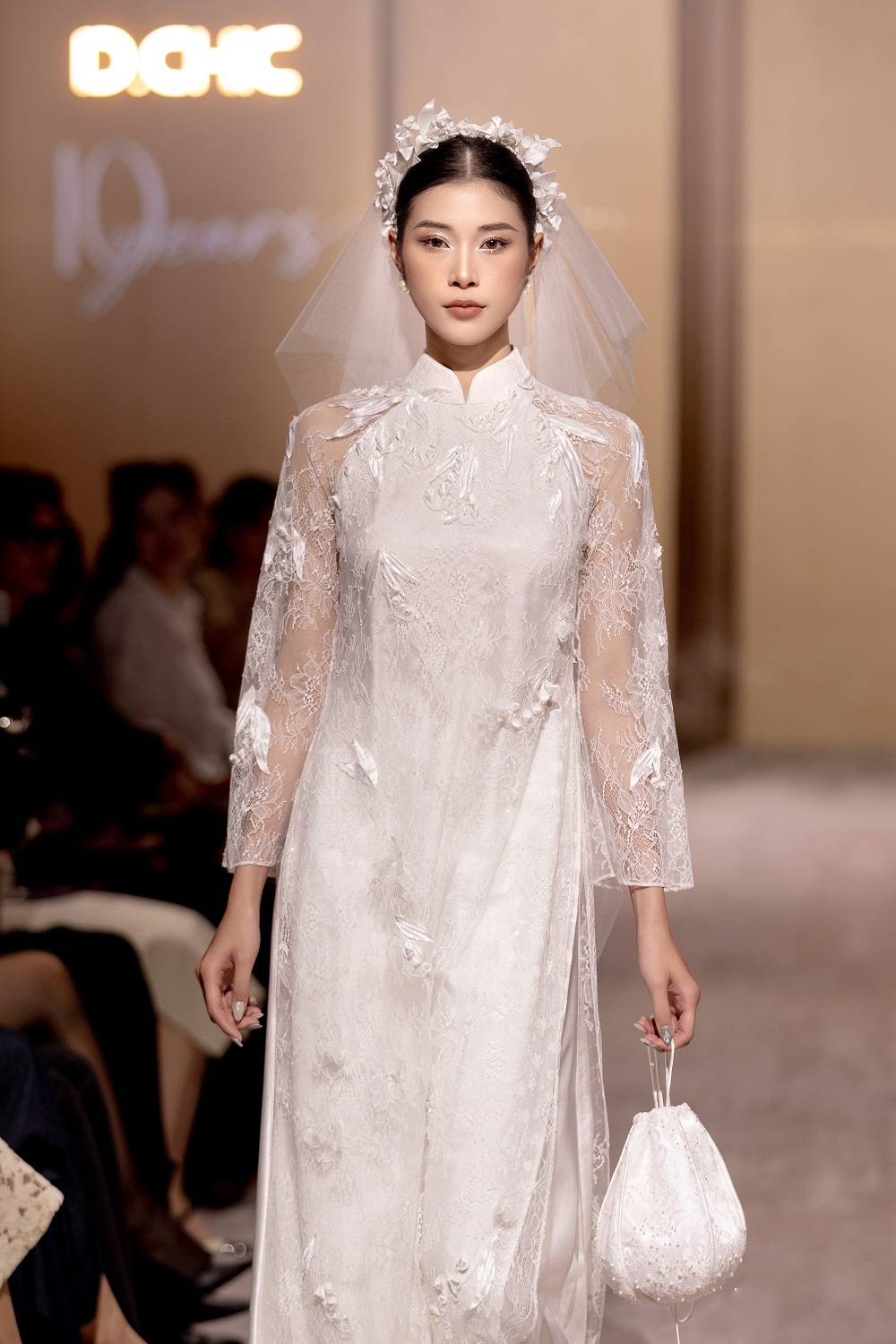 “Vũ trụ mỹ nhân VFC” và dàn Hoa hậu, Á hậu hội tụ ở show thời trang 'Interwoven' - ảnh 13