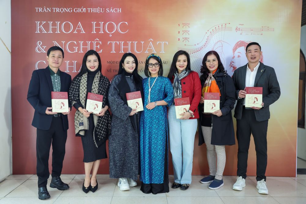 Giảng viên thanh nhạc, nghệ sĩ Opera Bích Thủy ra mắt sách quý về sư phạm thanh nhạc ở Việt Nam  - ảnh 7