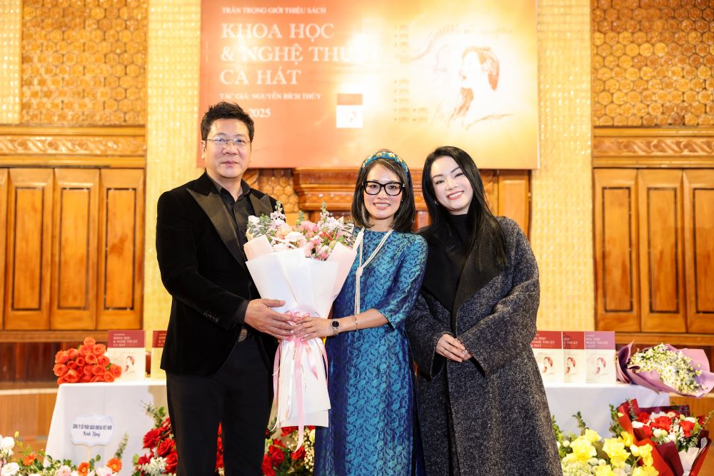 Giảng viên thanh nhạc, nghệ sĩ Opera Bích Thủy ra mắt sách quý về sư phạm thanh nhạc ở Việt Nam  - ảnh 4