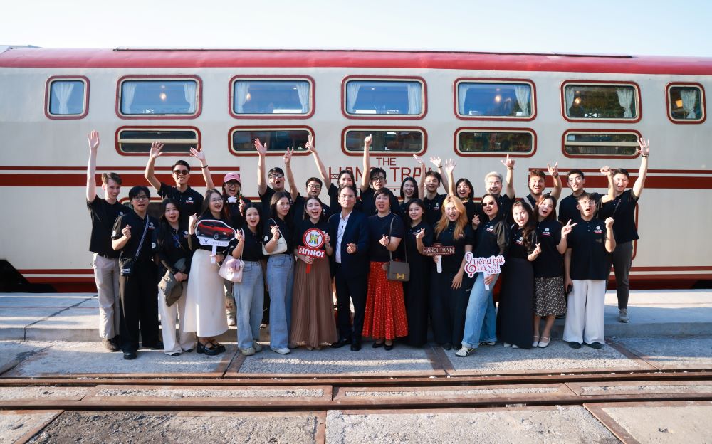 Thí sinh “Tiếng hát Hà Nội 2025” trải nghiệm hành trình văn hóa độc đáo Thăng Long – Kinh Bắc  - ảnh 2