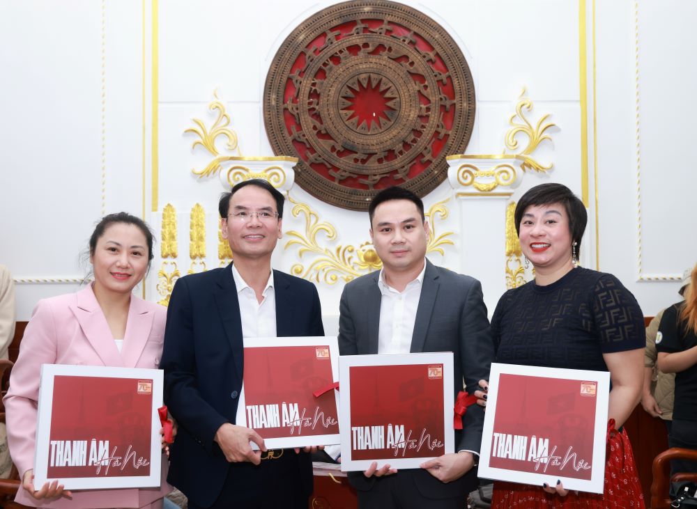 Thí sinh “Tiếng hát Hà Nội 2025” trải nghiệm hành trình văn hóa độc đáo Thăng Long – Kinh Bắc  - ảnh 6