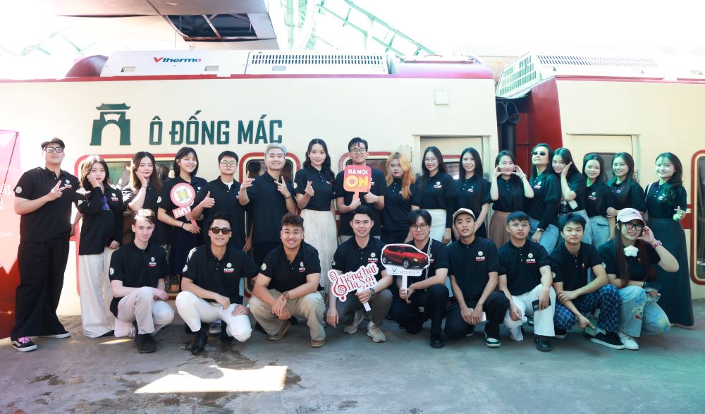 Thí sinh “Tiếng hát Hà Nội 2025” trải nghiệm hành trình văn hóa độc đáo Thăng Long – Kinh Bắc  - ảnh 1