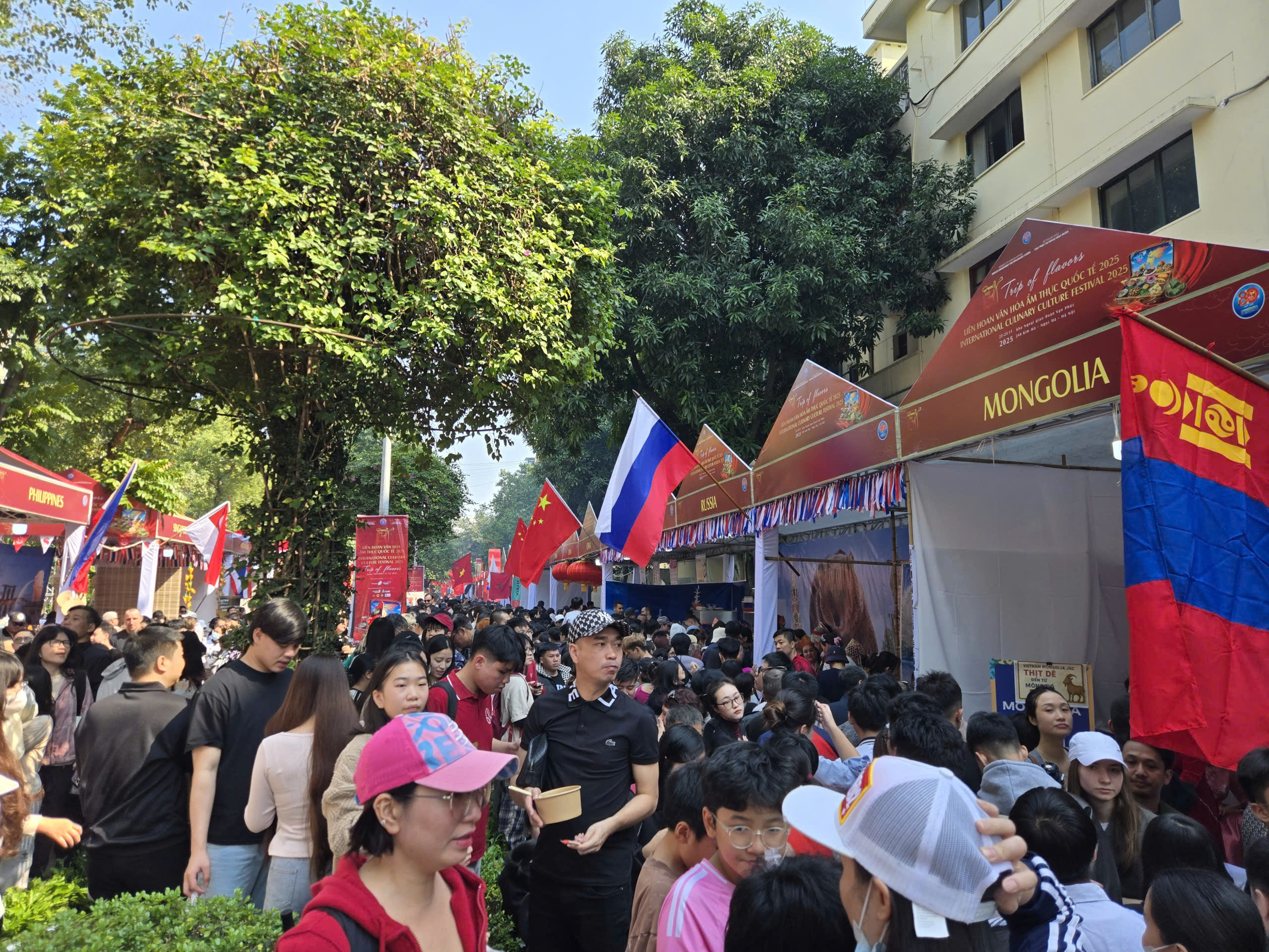 Liên hoan Văn hóa ẩm thực Quốc tế 2025 chung tay ủng hộ đồng bào miền Trung bị bão lũ - ảnh 13