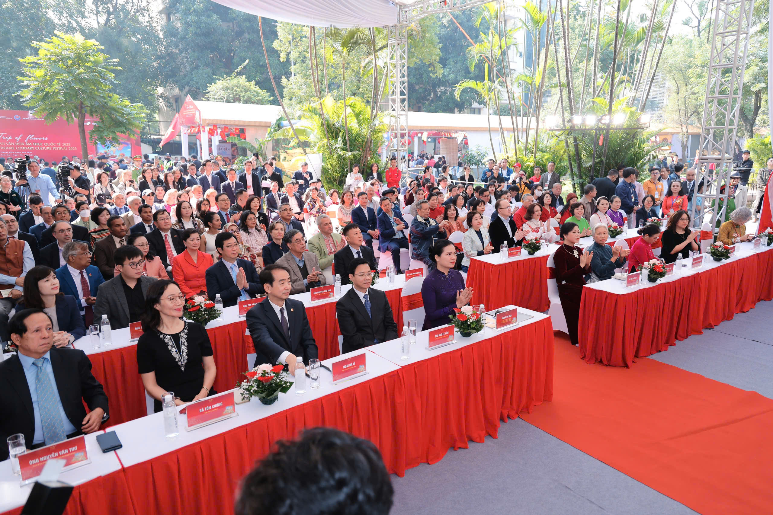 Liên hoan Văn hóa ẩm thực Quốc tế 2025 chung tay ủng hộ đồng bào miền Trung bị bão lũ - ảnh 3