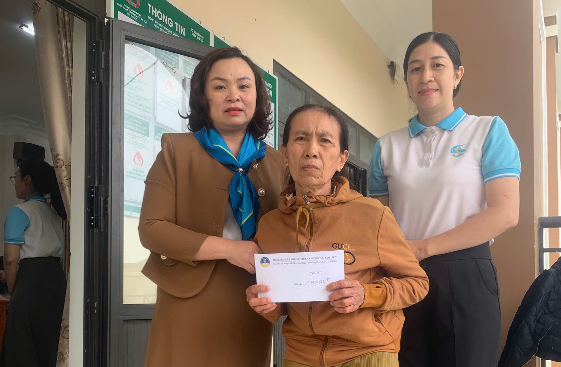 Ấm lòng sự chia sẻ của Hội LHPN phường Kim Liên với phụ nữ, trẻ em khó khăn bị ảnh hưởng lũ lụt  - ảnh 3