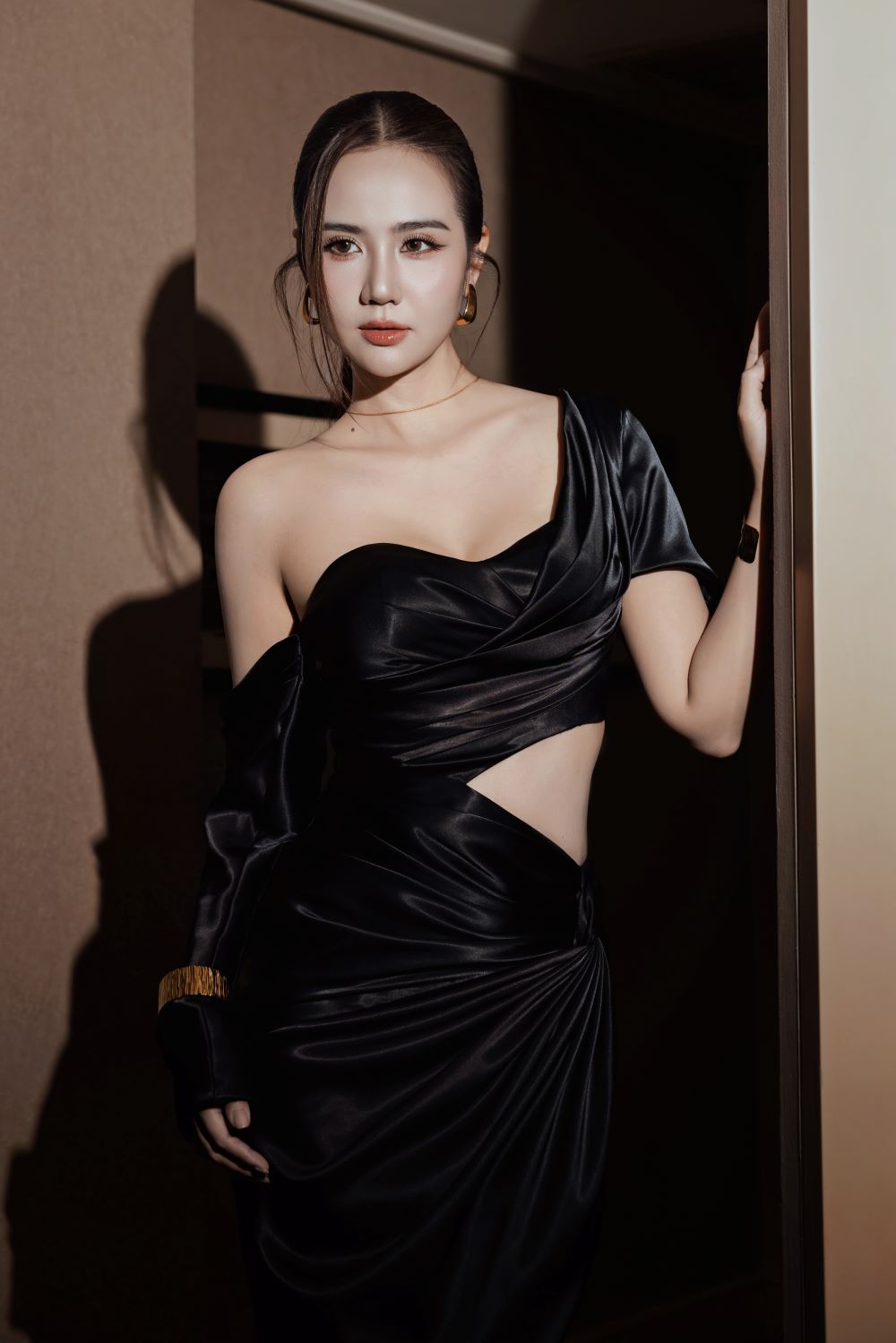 Phan Minh Huyền đẹp từng milimet khi diện đồ dạ hội - ảnh 2