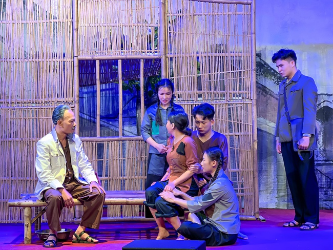 Phát huy giá trị tư tưởng Hồ Chí Minh qua chương trình nghệ thuật "Bác Hồ - một tình yêu bao la" - ảnh 2