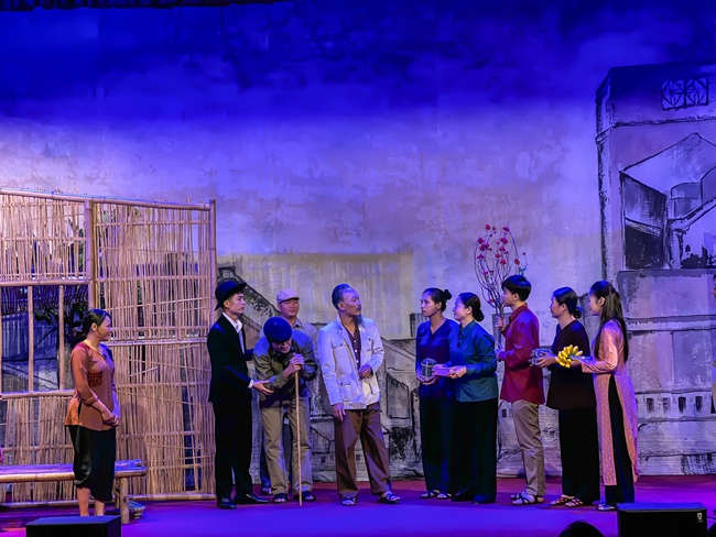 Phát huy giá trị tư tưởng Hồ Chí Minh qua chương trình nghệ thuật "Bác Hồ - một tình yêu bao la" - ảnh 1