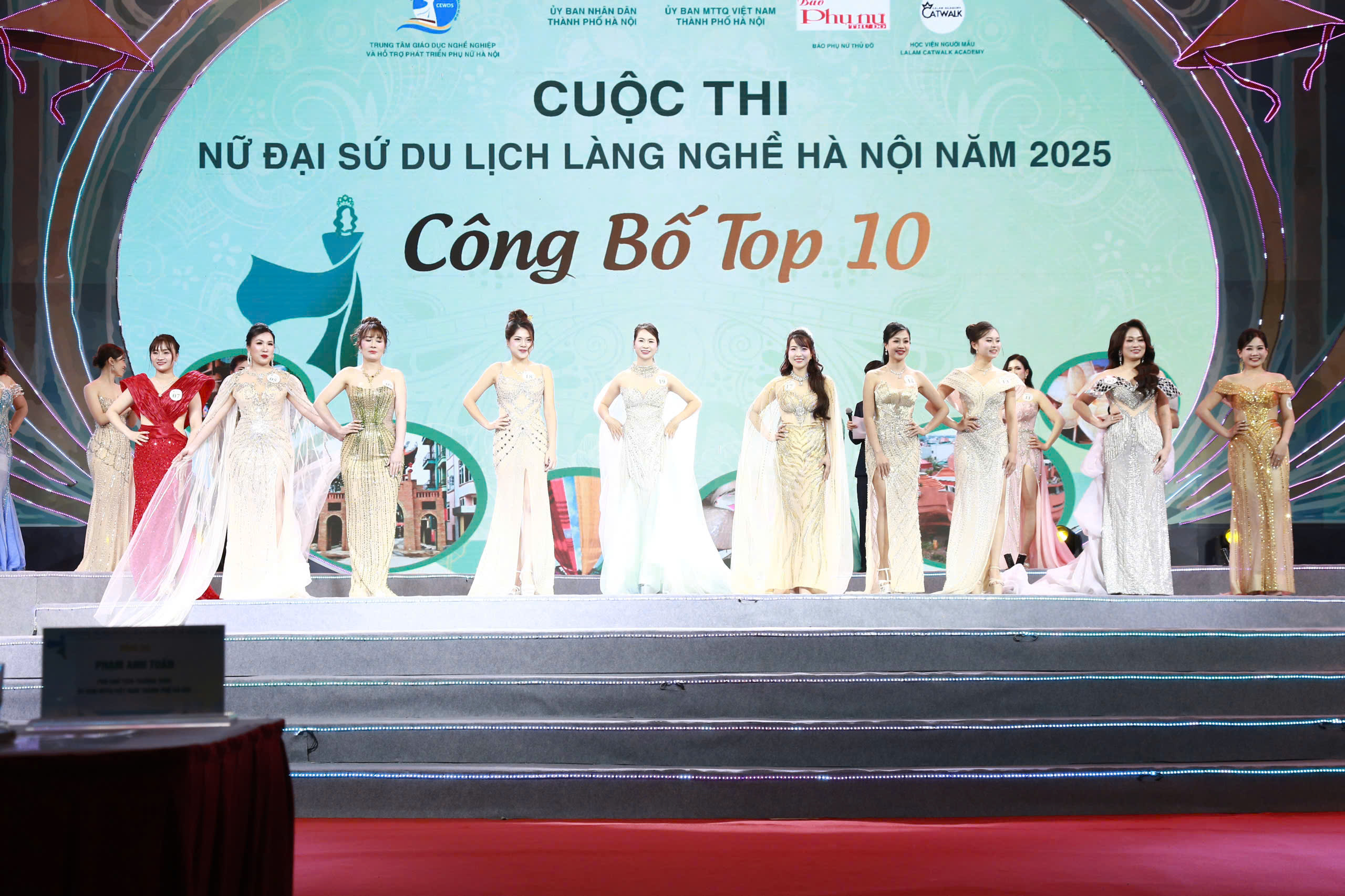Top 20 thí sinh Nữ Đại sứ du lịch làng nghề Hà Nội 2025 lộng lẫy, kiêu sa với dạ hội  - ảnh 6