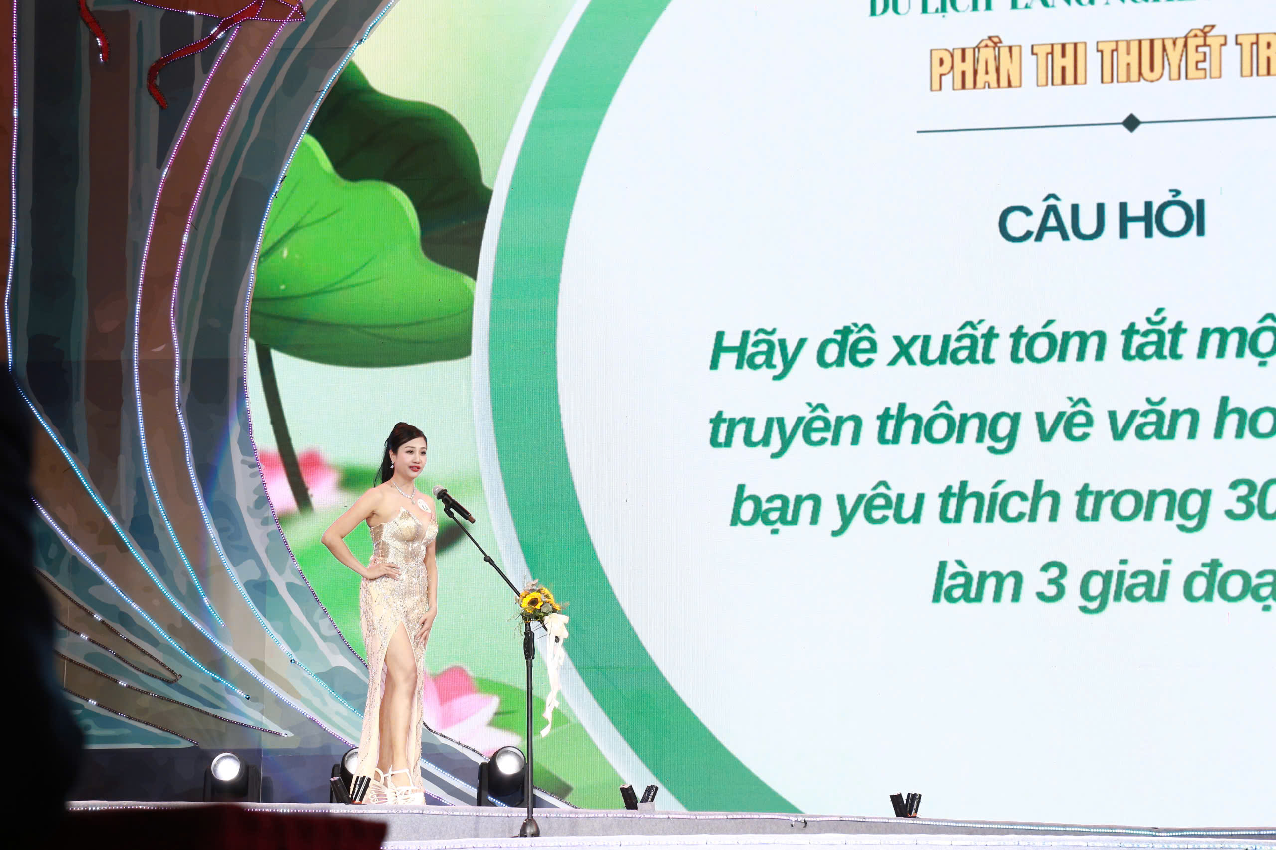 Top 20 thí sinh Nữ Đại sứ du lịch làng nghề Hà Nội 2025 lộng lẫy, kiêu sa với dạ hội  - ảnh 11