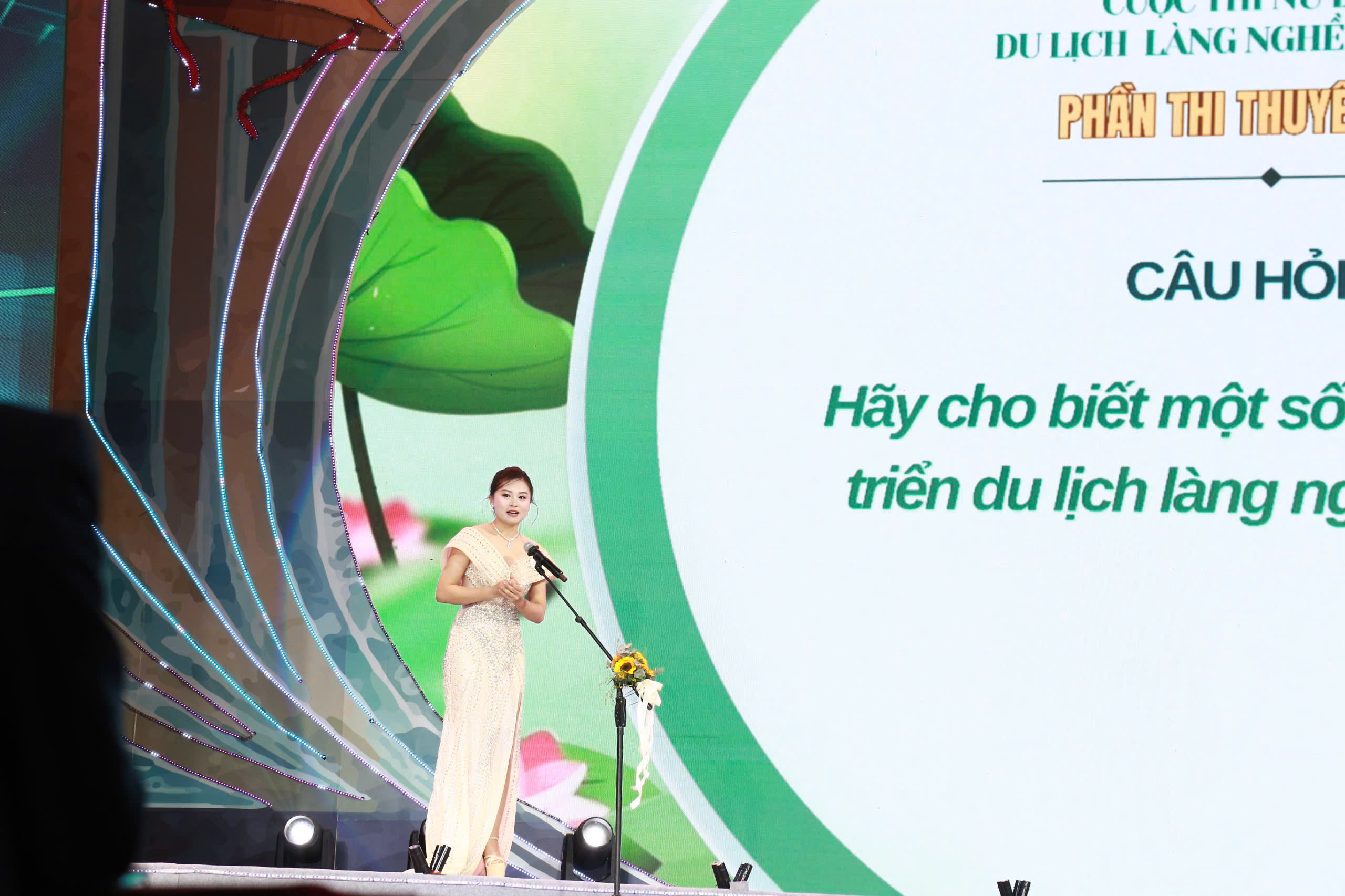 Top 20 thí sinh Nữ Đại sứ du lịch làng nghề Hà Nội 2025 lộng lẫy, kiêu sa với dạ hội  - ảnh 9