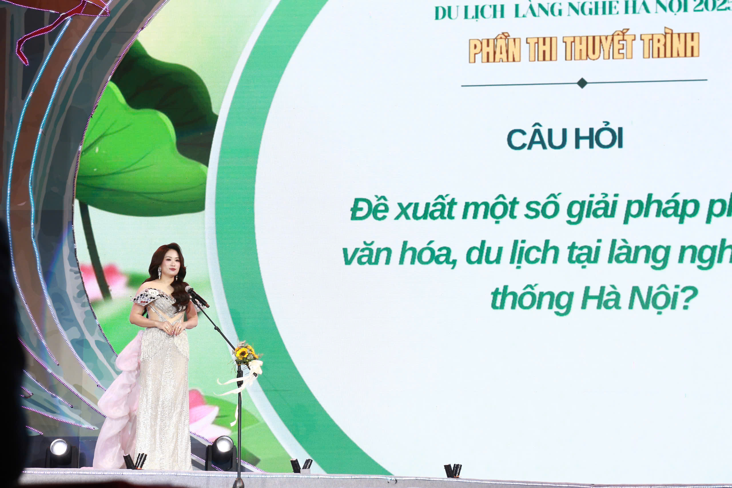 Top 20 thí sinh Nữ Đại sứ du lịch làng nghề Hà Nội 2025 lộng lẫy, kiêu sa với dạ hội  - ảnh 7