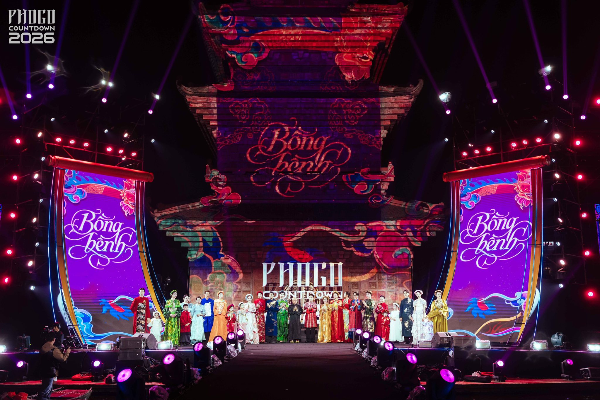 NTK Cao Minh Tiến và hành trình đưa khán giả về với sự tĩnh lặng của Tràng An qua thời trang  - ảnh 16