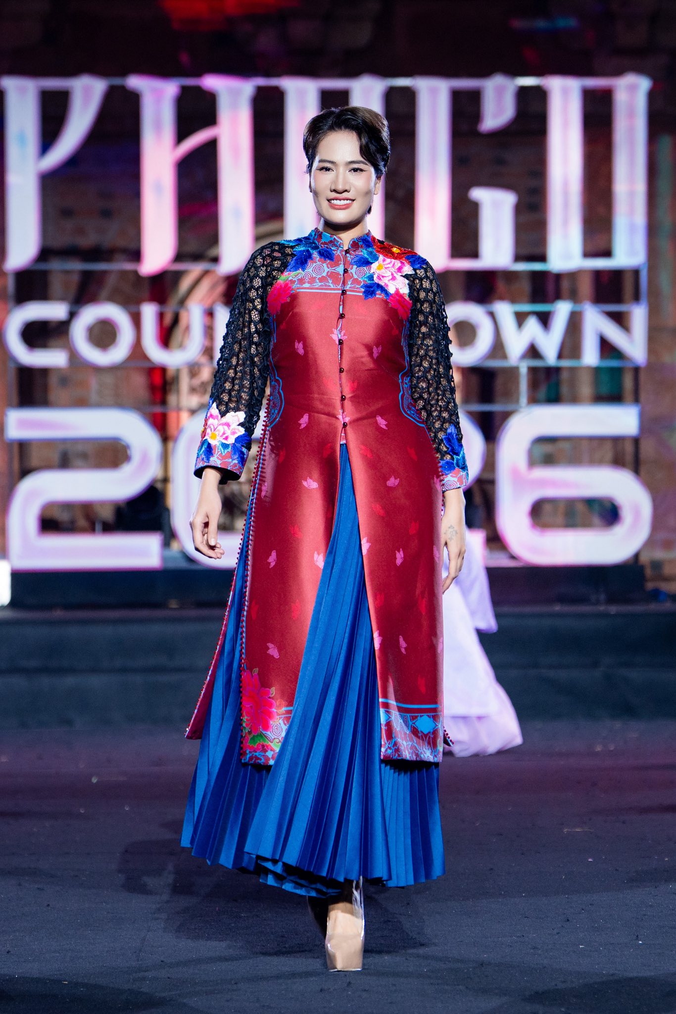 NTK Cao Minh Tiến và hành trình đưa khán giả về với sự tĩnh lặng của Tràng An qua thời trang  - ảnh 2