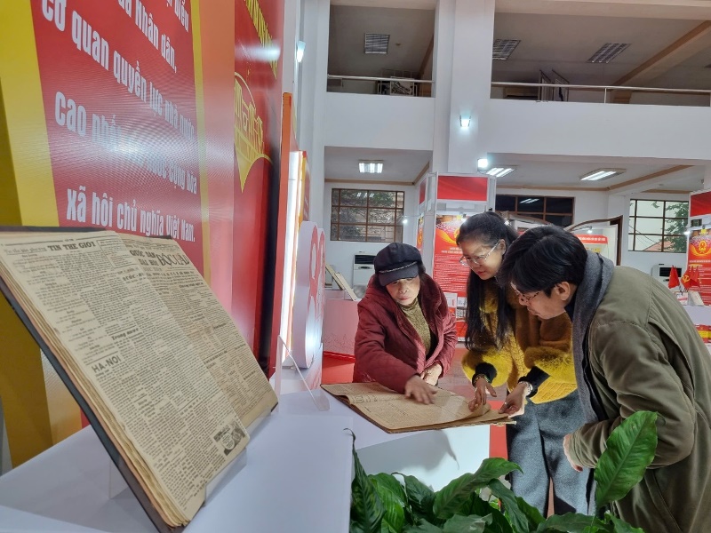 Triển lãm tư liệu "Quốc hội Việt Nam - Hành trình 80 năm xây dựng và phát triển" - ảnh 6